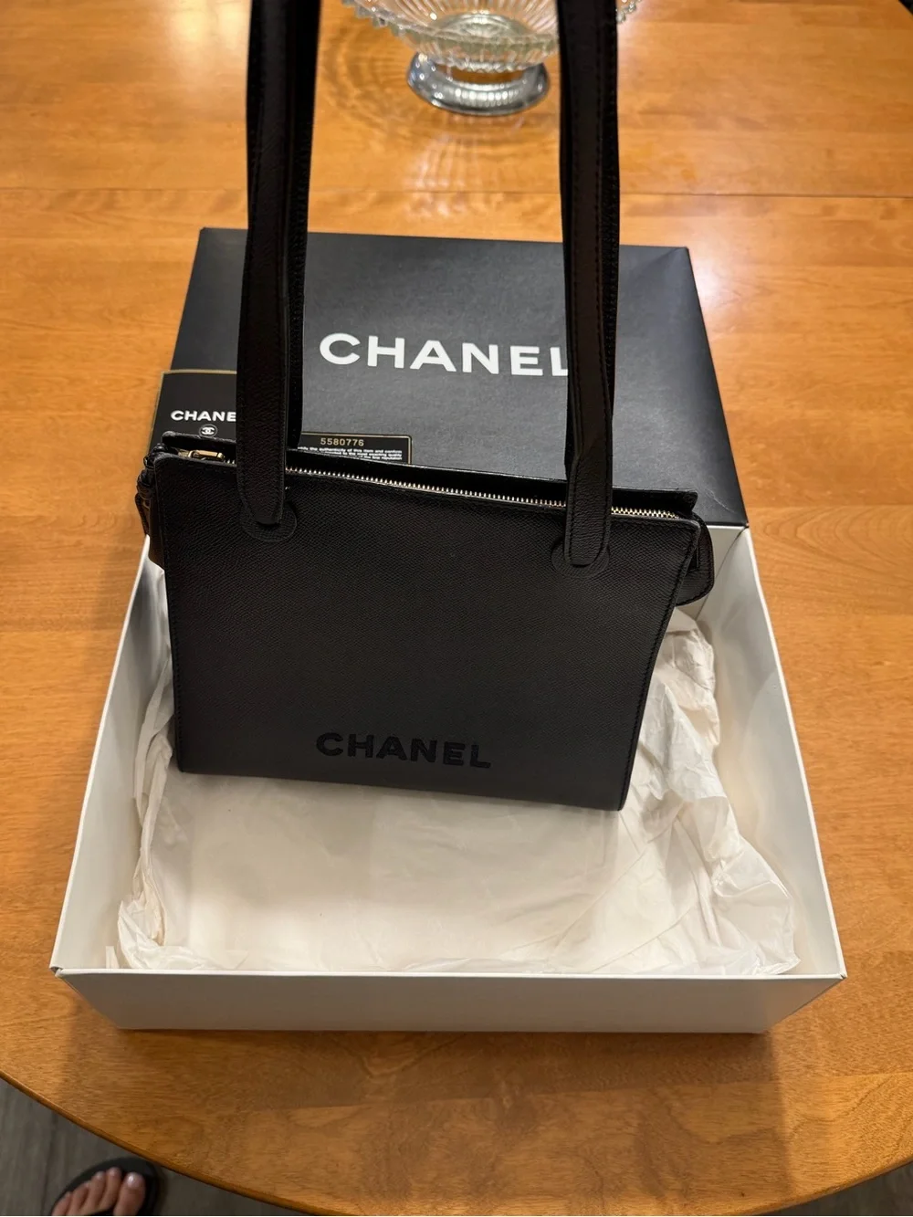 CHANEL Caviar Leather Shoulder Bag